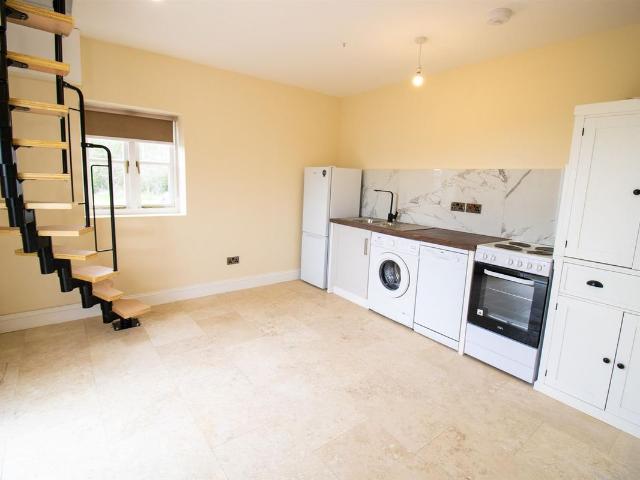 Braintree Road, Sible Hedingham, Halstead CO9, 1 bed flat to rent, £795 pcm | PrimeLocation