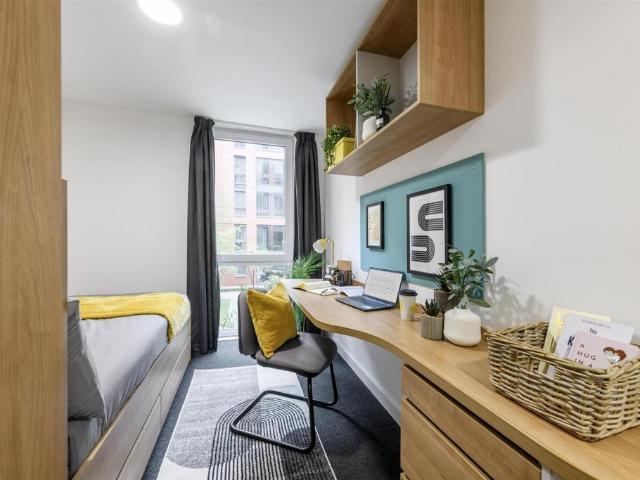 Bramall Lane, Sheffield S2 Studio to rent £862 pcm £199 pw