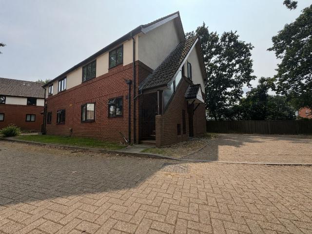 Bramble Mews, Southampton, Hampshire SO18, 2 bed flat to rent, £1,250 pcm | PrimeLocation