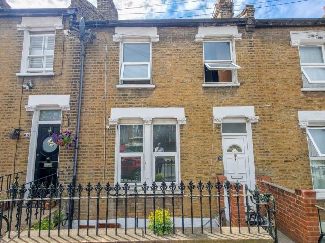 Bramblebury Road, Plumstead, London SE18, 4 bed town house to rent, £2,100 pcm | PrimeLocation