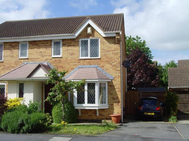 Brambleside, Kettering NN16 3 bed terraced house to rent £1,200 pcm £277 pw