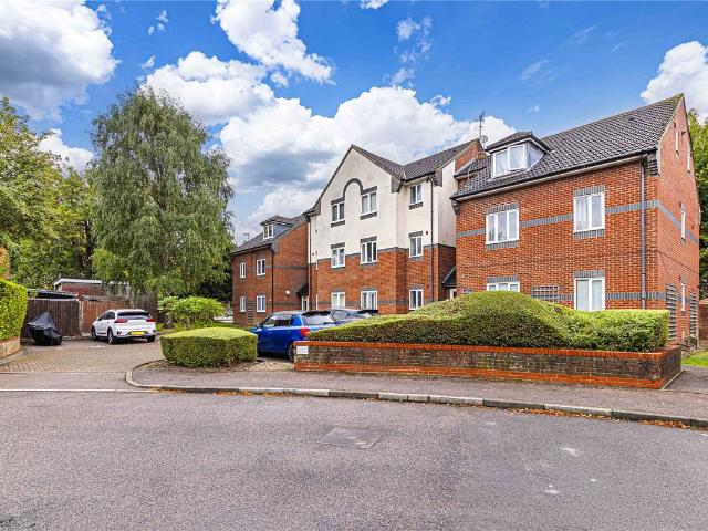Brambling Close, Bushey, Hertfordshire WD23, 2 bed flat to rent, £1,650 pcm | PrimeLocation