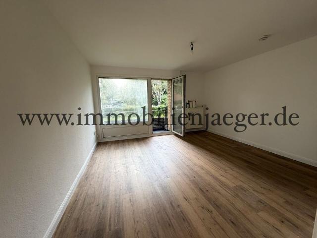 Bramfeld Nähe OTTO Zentrale Hochhaus modernisierte 1 Zimmer Studio mit Balkon Hochparterre frei