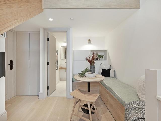 Flat 11, 39 Bramham Gardens, London SW5, Studio to rent, £1,950 pcm | PrimeLocation