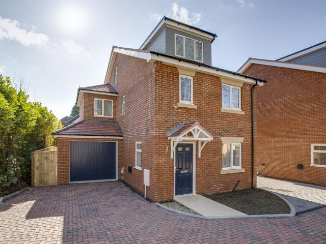 Bramley Close, High Wycombe HP12, 4 bed detached house to rent, £3,300 pcm | PrimeLocation