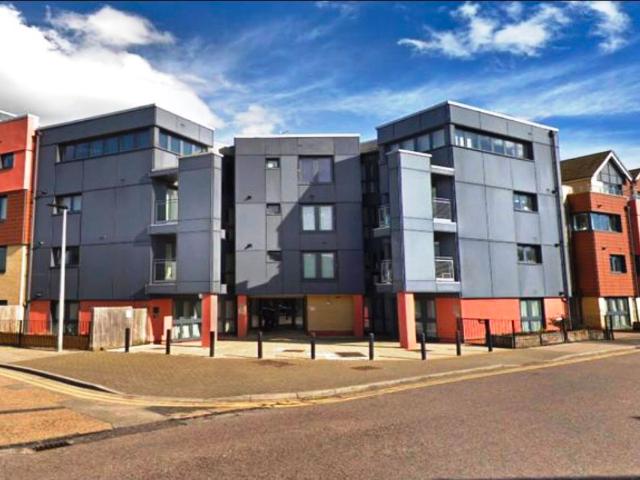Bramley Crescent, Gants Hill IG2, Studio to rent, £1,100 pcm | PrimeLocation