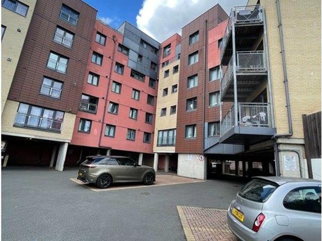 Bramley Crescent, Ilford IG2, Studio to rent, £1,200 pcm | PrimeLocation