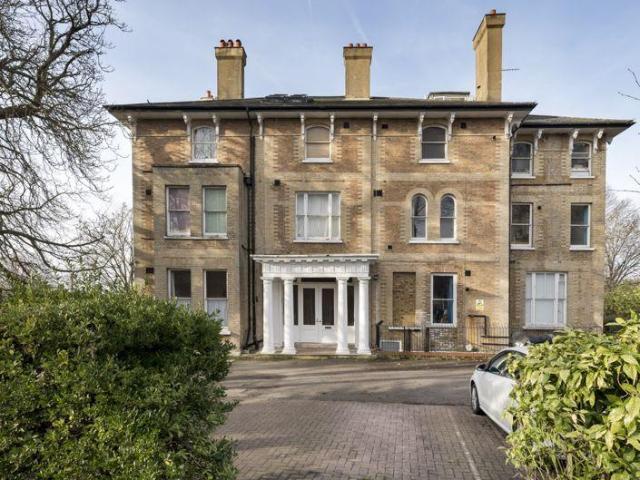 Bramley Hill, South Croydon 1 bed apartment to rent £1,300 pcm £300 pw