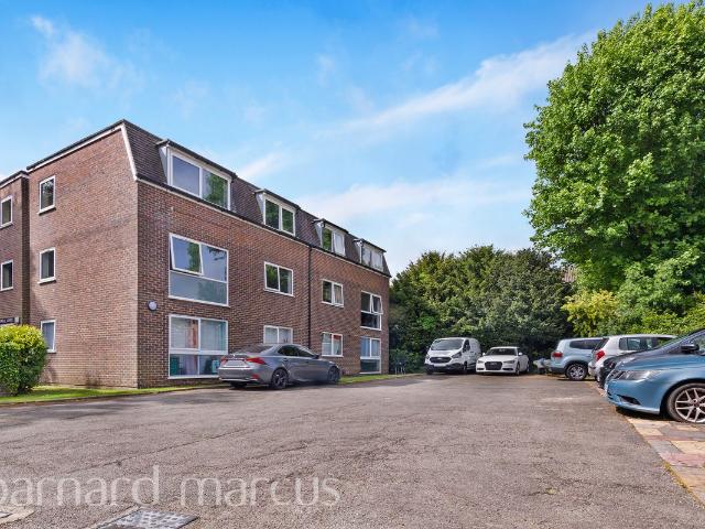 Bramley Hill, South Croydon CR2, 1 bed flat to rent, £1,350 pcm | PrimeLocation