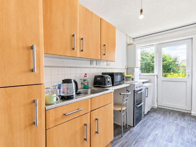Bramley Parade, Stockton On Tees, TS18 1 bed ground floor flat to rent £575 pcm £133 pw