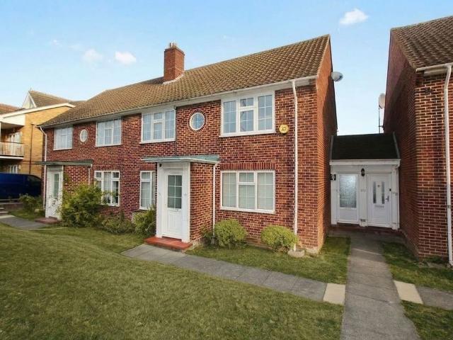 Bramley Road, Oakwood N14, 2 bed maisonette to rent, £1,850 pcm | PrimeLocation