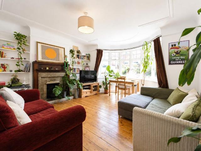 Bramshill Gardens, Highgate NW5, 3 bed maisonette to rent, £3,500 pcm | PrimeLocation