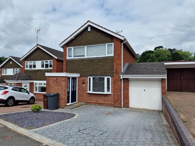 Bramstead Avenue, Wolverhampton WV6 3 bed link detached house to rent £1,600 pcm £369 pw