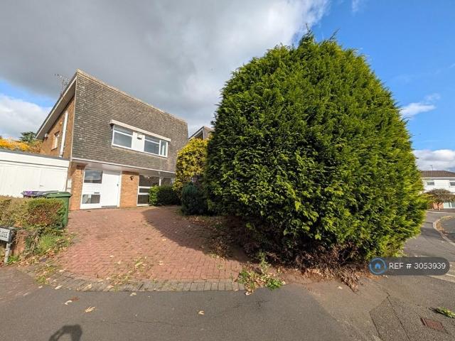 Bramstead Avenue, Wolverhampton, WV6 4 bed detached house to rent £1,560 pcm £360 pw