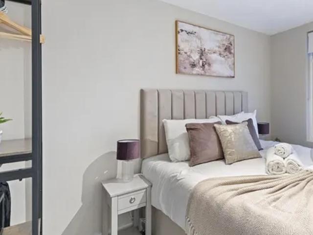 Brampton College, Chapel Walk, London, NW4 4ER, United Kingdom | 1 bed apartment for rent #135184879 | Rentberry