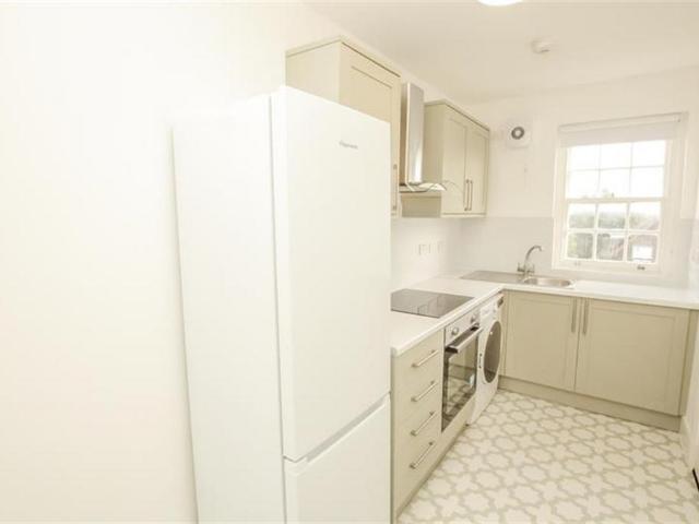 Brampton Court, Brampton Grove. 3 bed flat to rent £2,000 pcm £462 pw