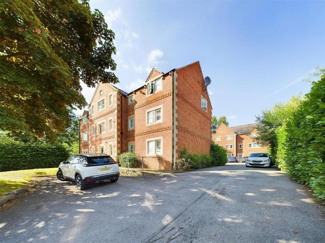 Brampton Court, Old Road, Chesterfield 2 bed apartment to rent £750 pcm £173 pw