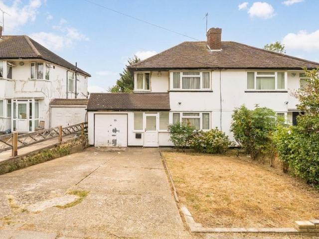 Brampton Grove, Wembley HA9 3 bed semi detached house to rent £3,000 pcm £692 pw