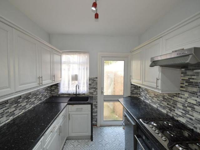 Brampton Road, Bexleyheath, DA7 3 bed semi detached house to rent £2,200 pcm £508 pw