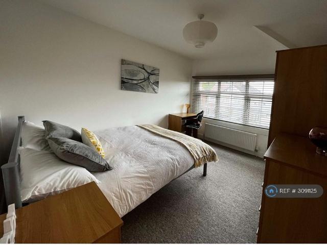 Brampton Road, Hillingdon, Uxbridge. 1 bed in a house share to rent £795 pcm £183 pw