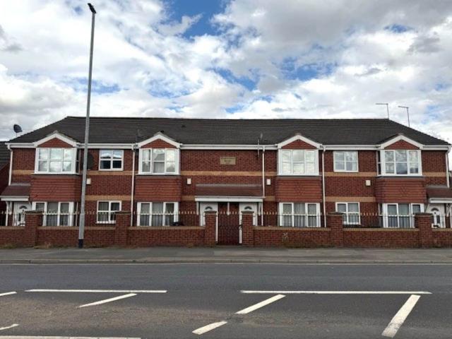 Brampton Road, Wombwell, Barnsley S73, 2 bed flat to rent, £700 pcm | PrimeLocation