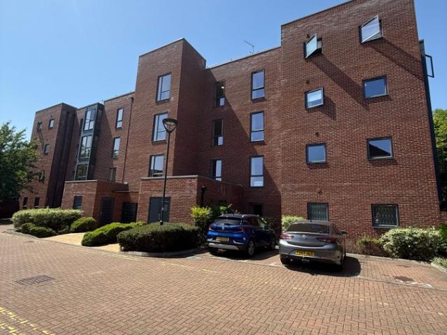 Brand Avenue, Uxbridge UB10, 1 bed flat to rent, £1,550 pcm | PrimeLocation
