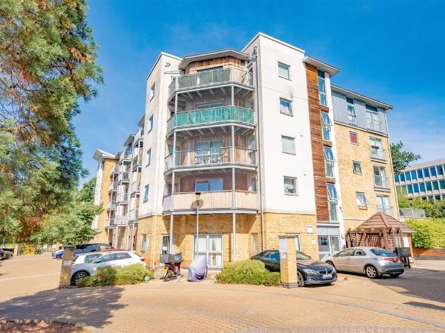Brand House, Coombe Way, Farnborough GU14, 2 bed flat to rent, £1,350 pcm | PrimeLocation