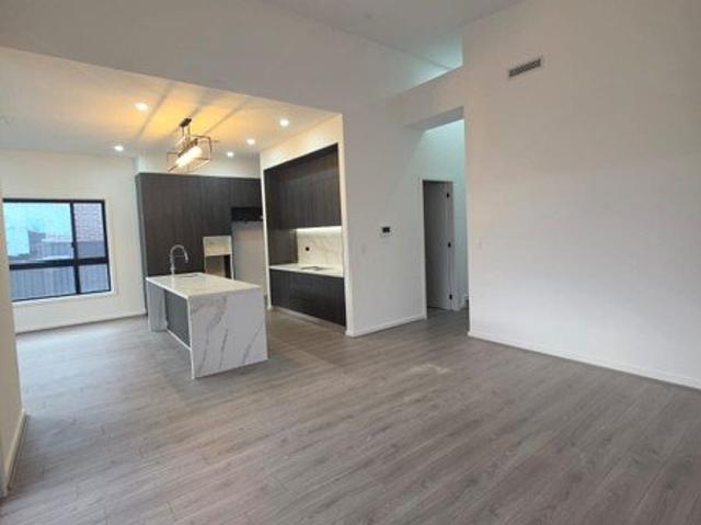 Brand Modern Family Living in the Heart of Claremont Meadows