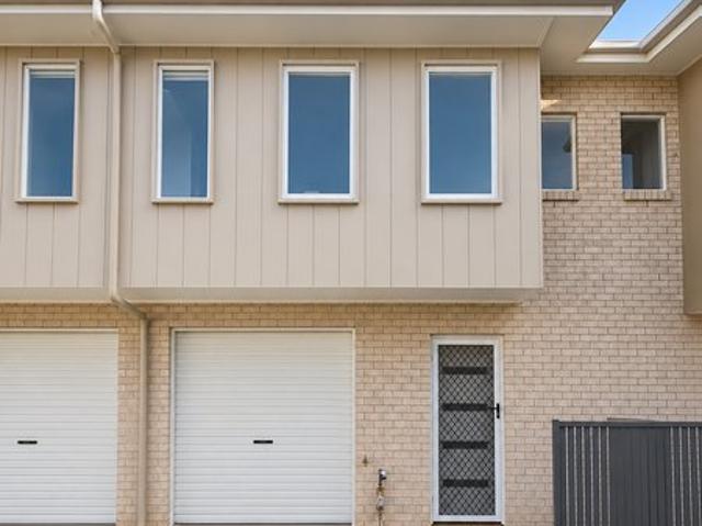 BRAND NEW* 3 WEEKS FREE RENT PLUS ONE MONTH FREE INTERNET WITH RUSH BROADBAND* 3 BEDROOM TOWNHOUSE AVAILABLE NOW