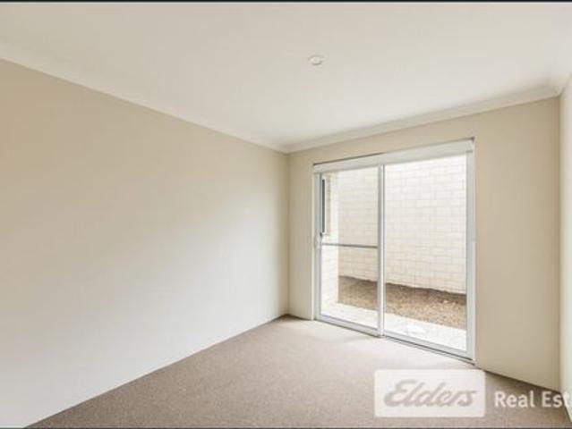 Brand New 3 x 2 Close to Freeway!