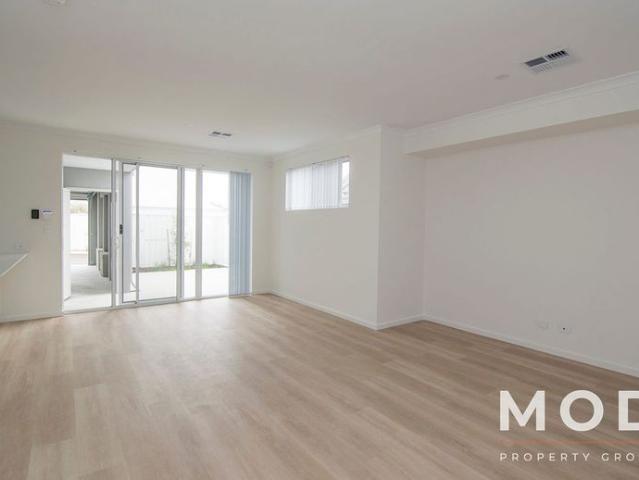BRAND NEW 3 x 2 KARDINYA HOME IN GREAT LOCATION