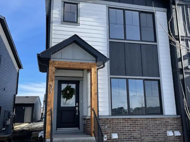 Brand new 3 bed 2.5 bath Showhome with Double garage