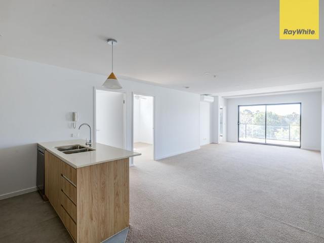 Brand New 3 Bed 2 Bath Apartment with Views in Grand Location