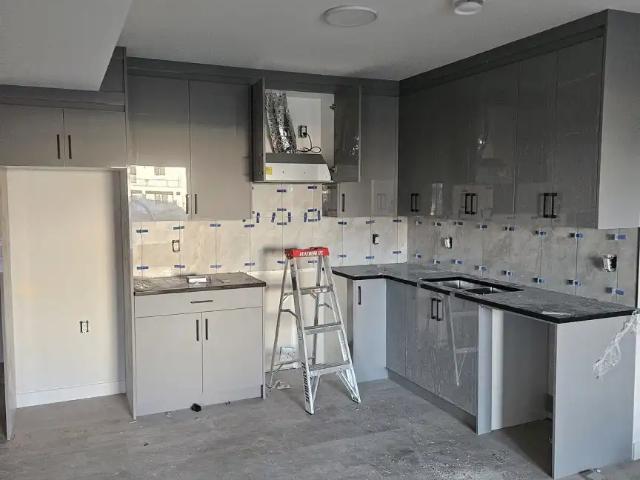 Brand New 3 Bed / 2 Bath Legal Walkout Suite Chestermere — Upgraded Finishes