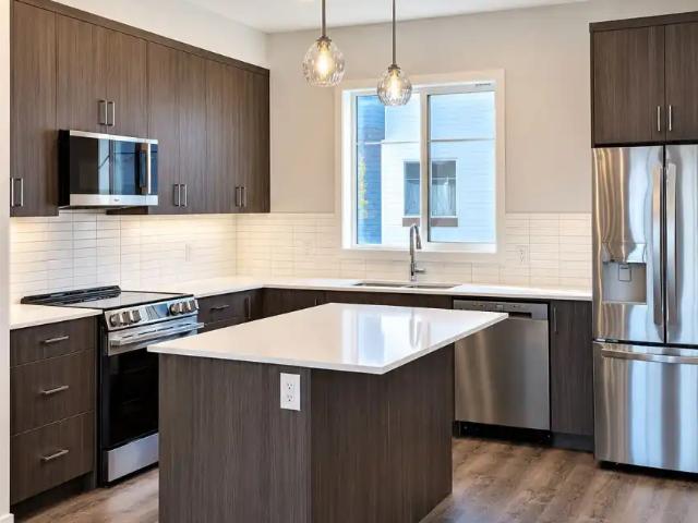 BRAND NEW 3 BED + DEN | 2.5 BATH | DOUBLE GARAGE | REDSTONE