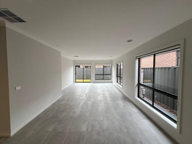 BRAND NEW 3 bed home melton south