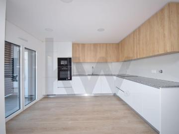 Brand New 3 Bedroom Apartment for Rent Ramada, Odivelas