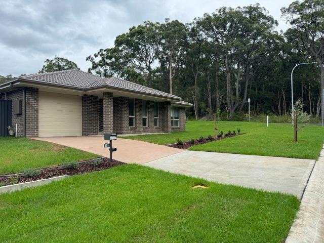 Brand New 3 Bedroom Duplex in Warnervale Beautiful Nature Outlook