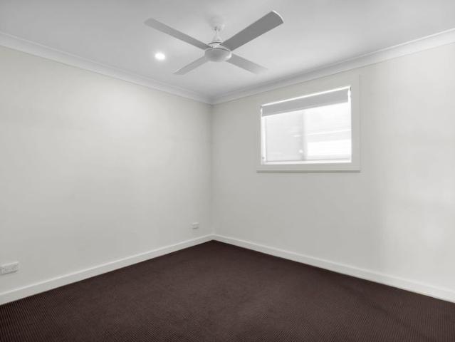 Brand new 3 bedroom granny flat with off street parking
