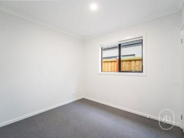 Brand New 3 Bedroom Home with Single Garage in Werribee