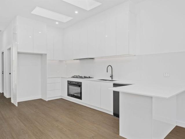 BRAND NEW 3 BEDROOM LUXURY DUPLEX