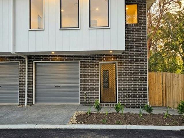 BRAND NEW* 3 BEDROOM TOWNHOUSE AVAILABLE NOW