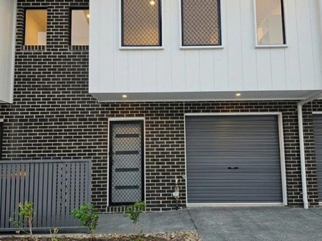 BRAND NEW* 3 BEDROOM TOWNHOUSE AVAILABLE NOW