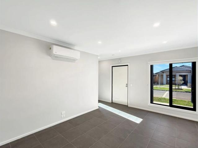 Brand New 3 Bedroom townhouse in Thornhill Park
