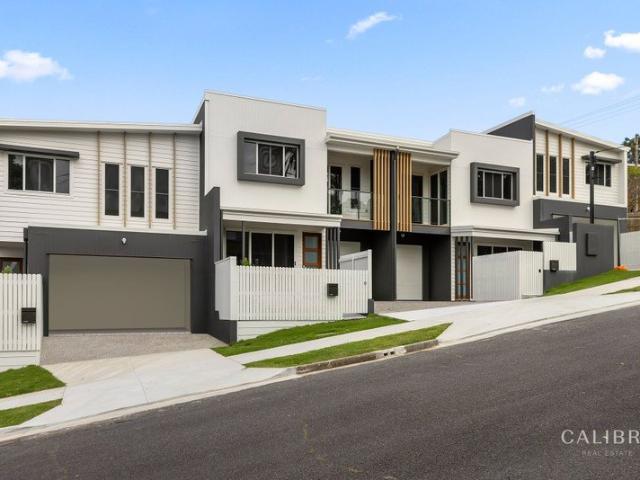 As new 3 bedroom townhouse in the heart of Mt Gravatt