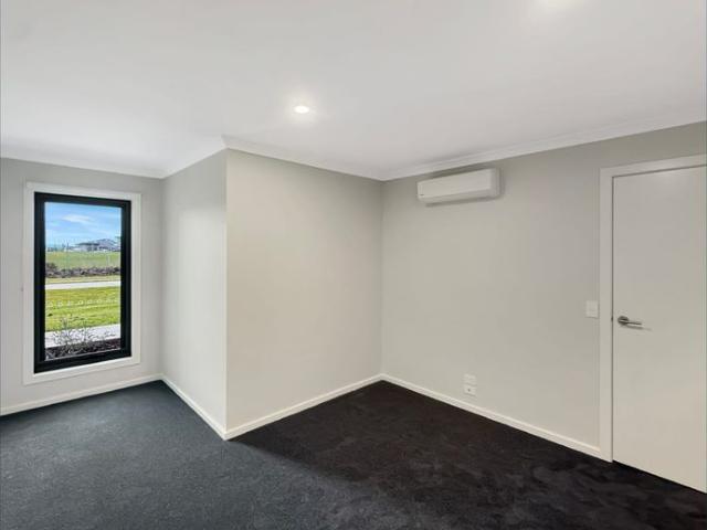 Brand New 3 Bedroom Townhouse in Wollert