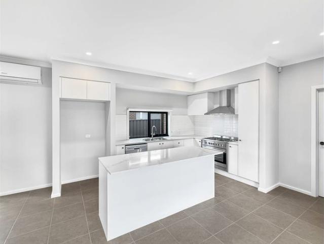 Brand New 3 Bedroom Townhouse in Wollert