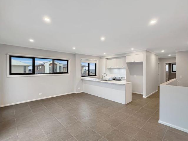 Brand New 3 Bedroom Townhouse in Wollert