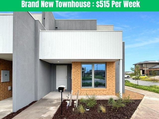 Brand New 3 Bedroom Townhouse in Wollert