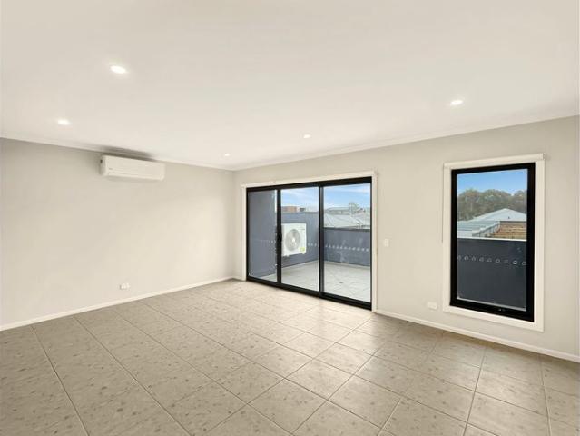 Brand New 3 Bedroom Townhouse in Wollert